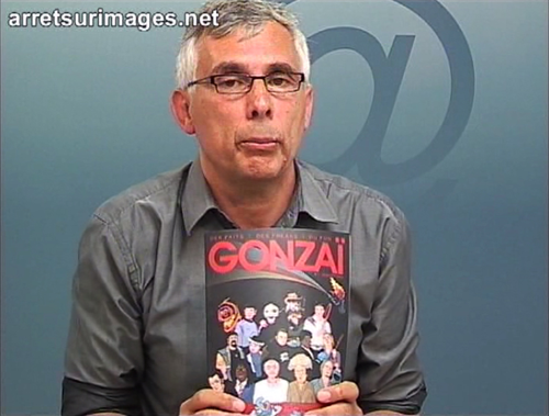 Arrêt sur l'image de Daniel Schneidermann présentant la couverture de Gonzaï n°1. Je vous parie un an d'abonnement à Internet qu'il n'a jamais ouvert le magazine.